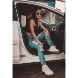 Women's High-Waist Denim Jeans Women's High-Waist Denim Jeans